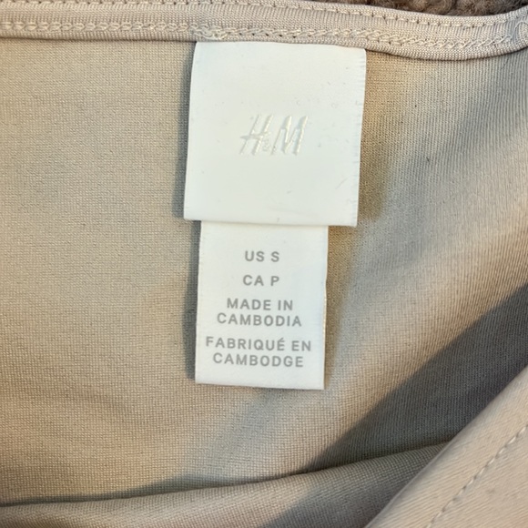 Polka Dots H&M Shirt with Semi Puffy Sleeves - Picture 2 of 4